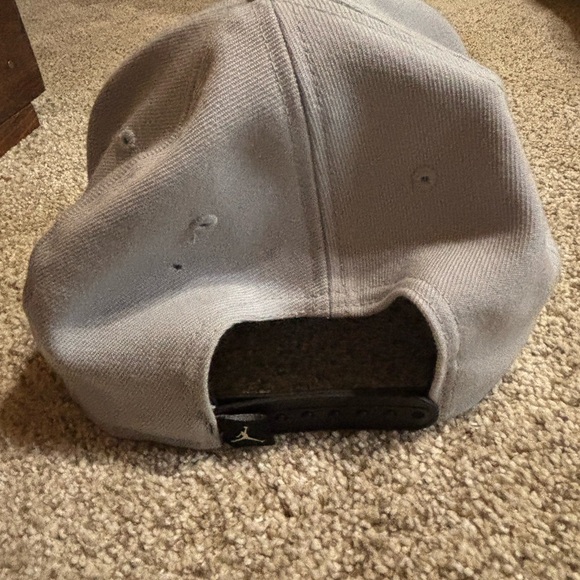 Jordan Black and Gray Cap with Infrared Jumpman Logo - Picture 2 of 3